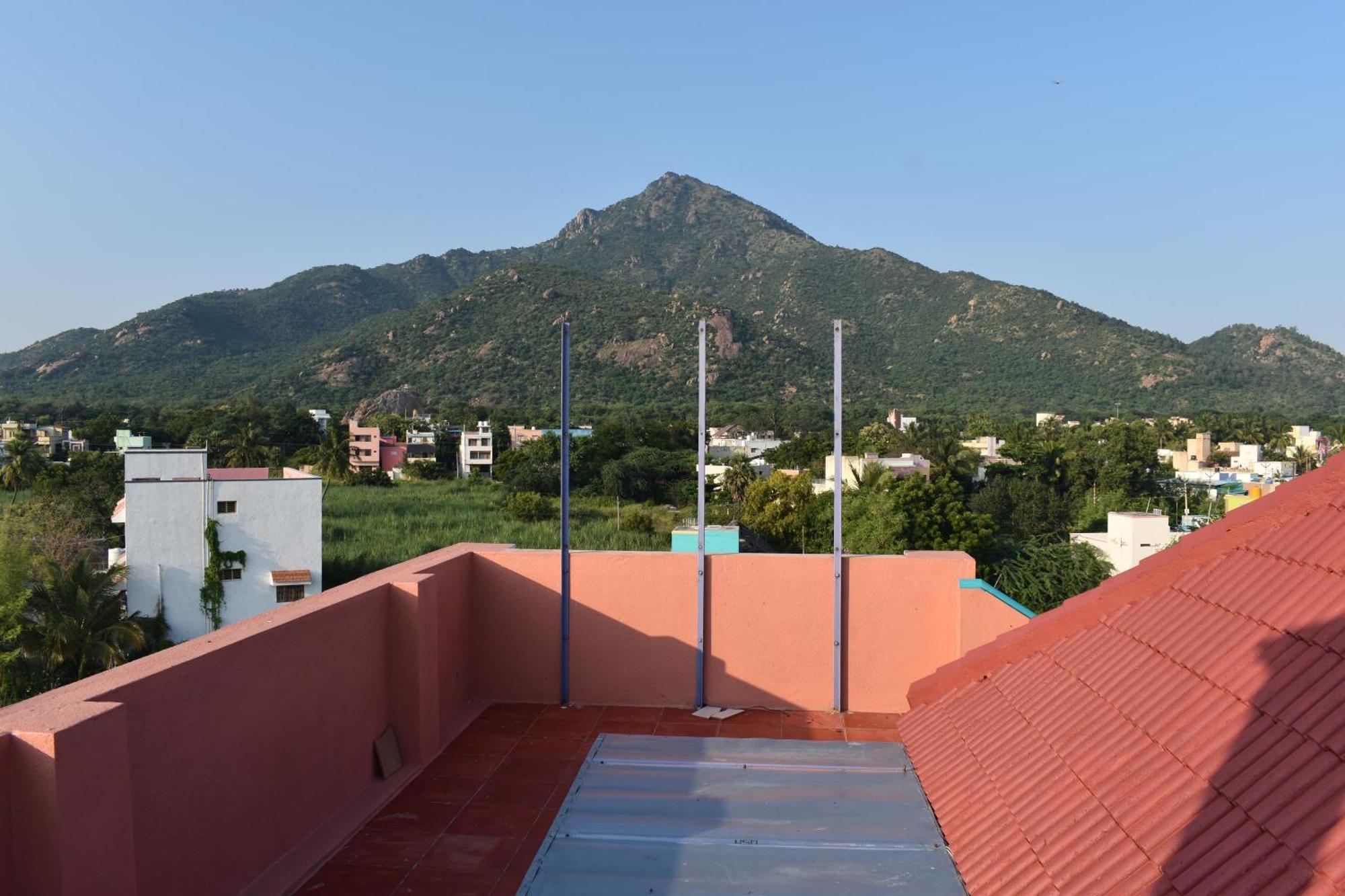 Rainbow Guest House Tiruvannāmalai Exteriör bild