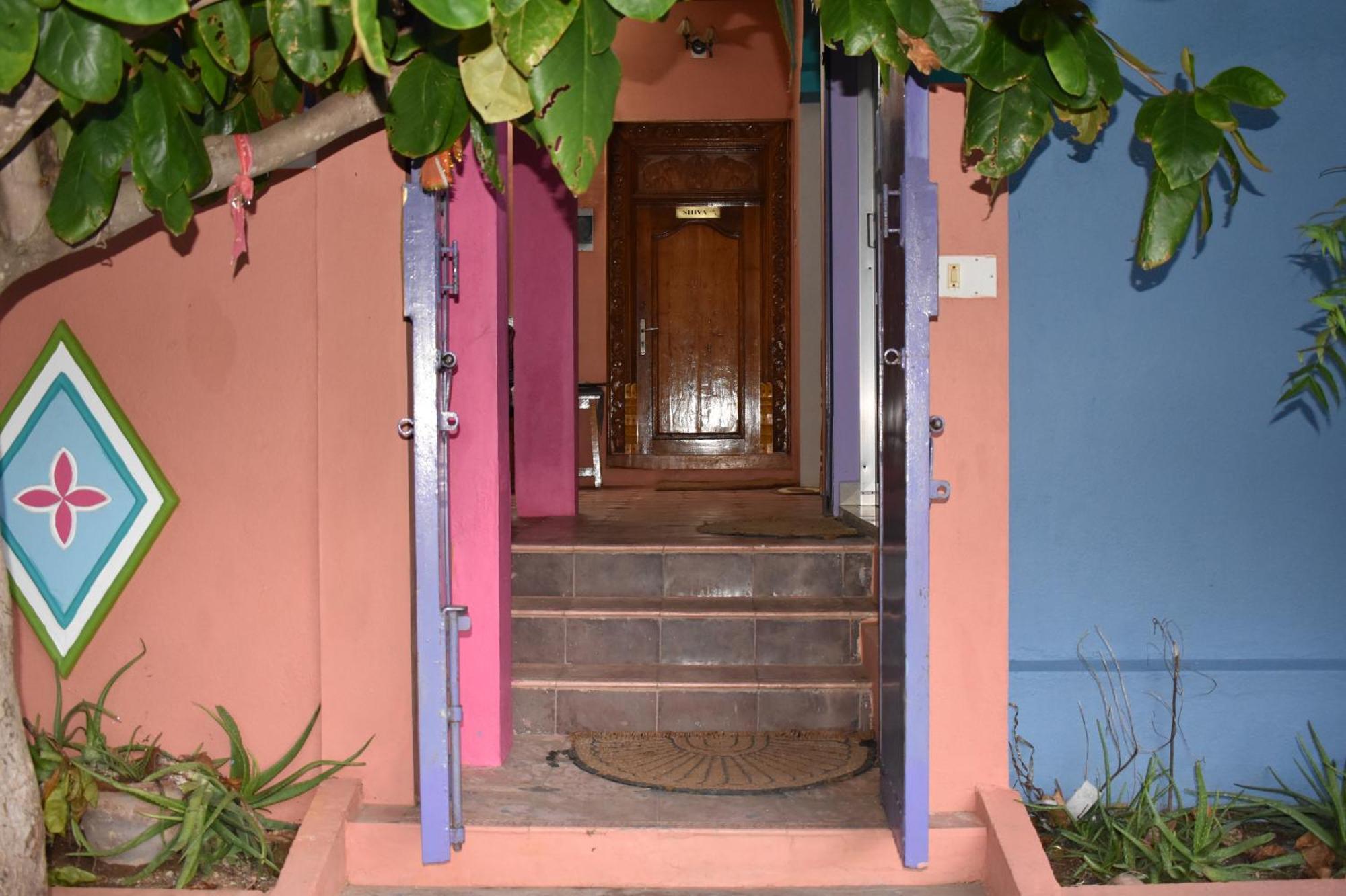 Rainbow Guest House Tiruvannāmalai Exteriör bild