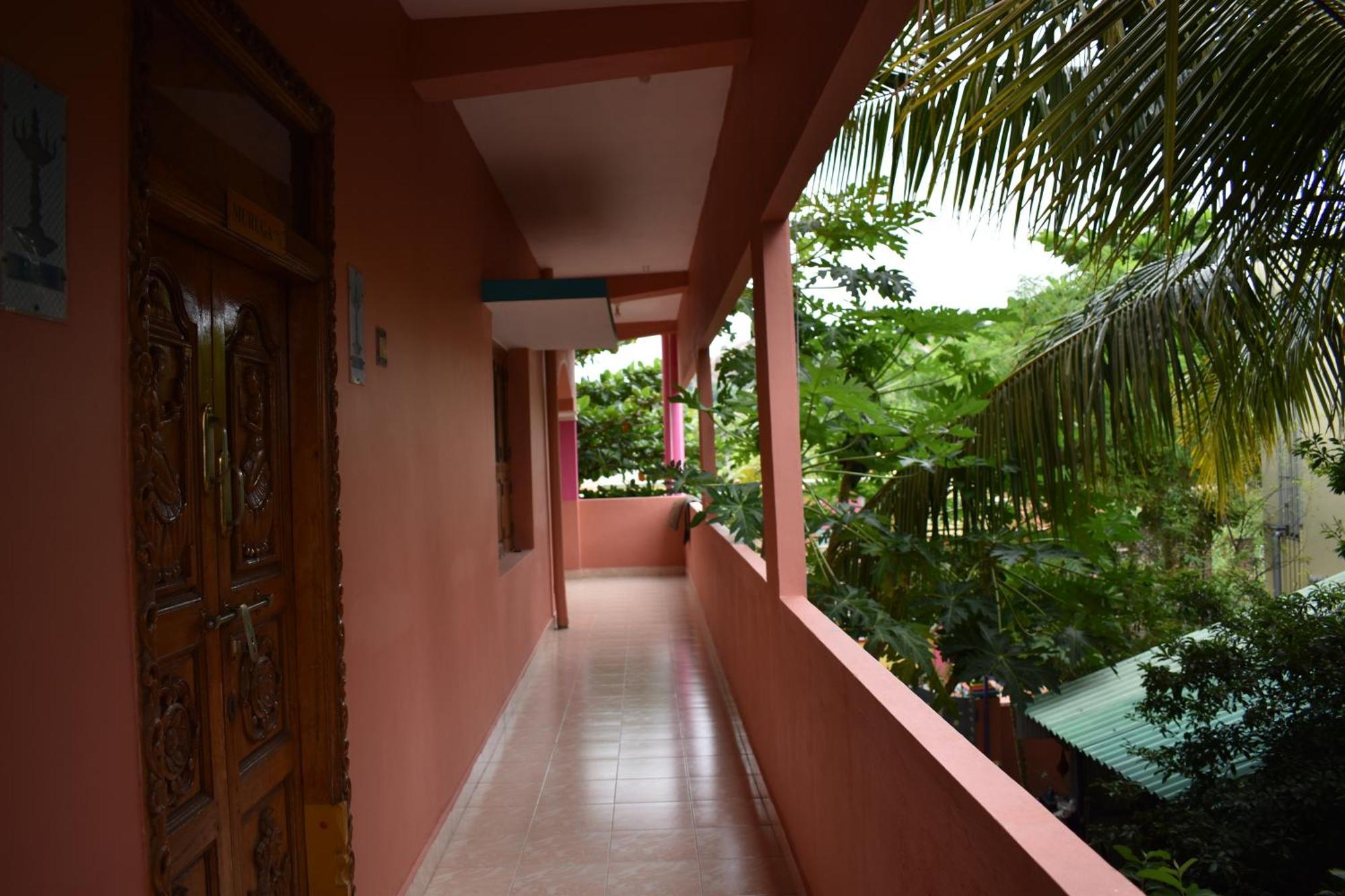 Rainbow Guest House Tiruvannāmalai Exteriör bild