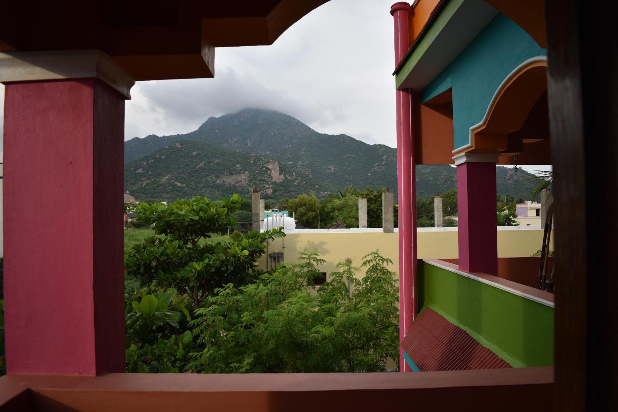 Rainbow Guest House Tiruvannāmalai Exteriör bild