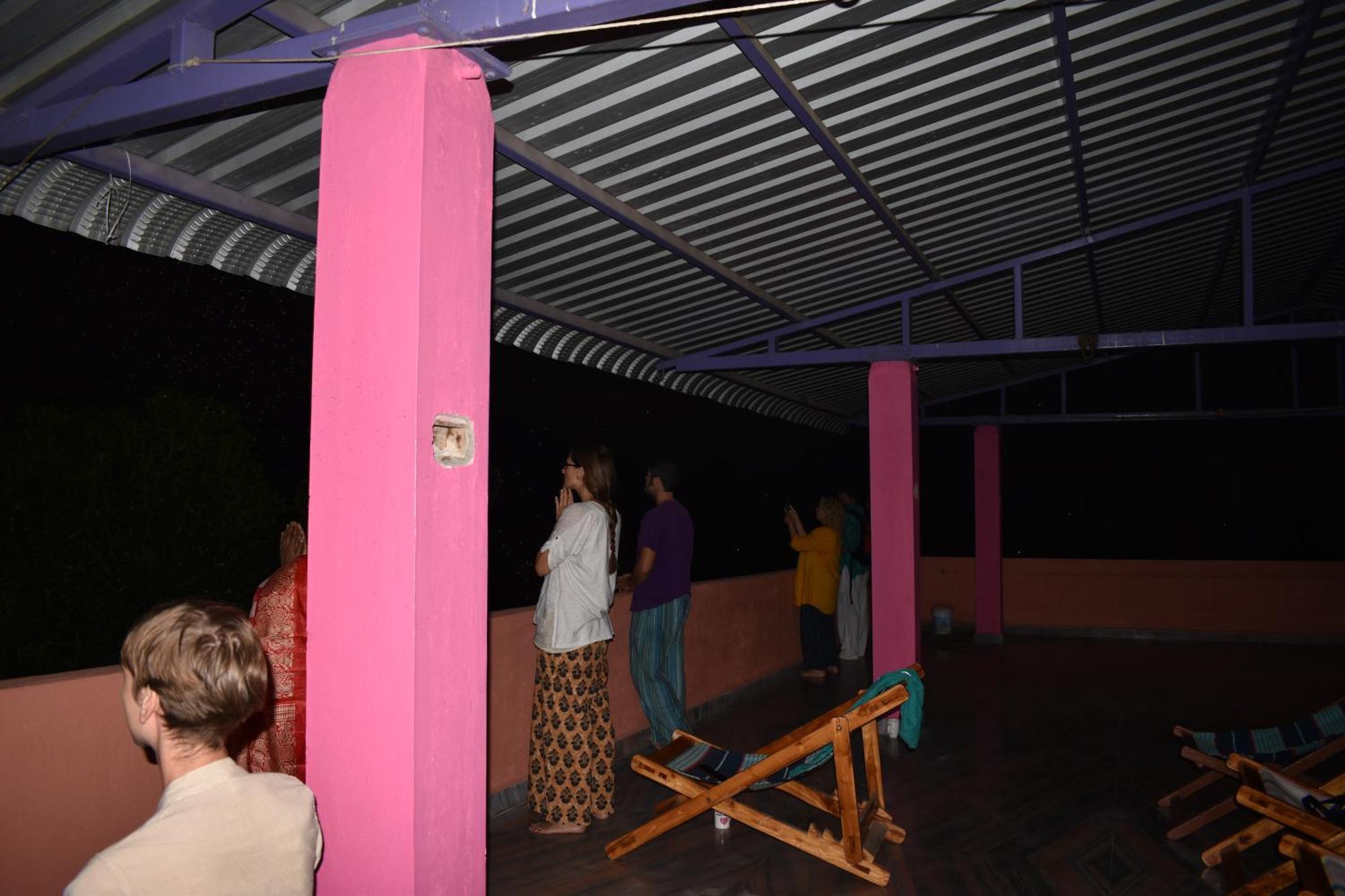 Rainbow Guest House Tiruvannāmalai Exteriör bild