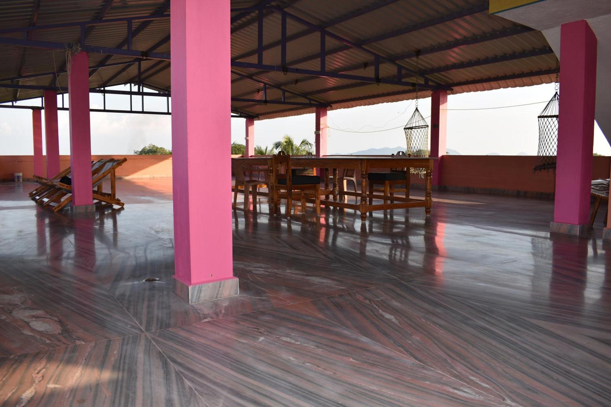 Rainbow Guest House Tiruvannāmalai Exteriör bild