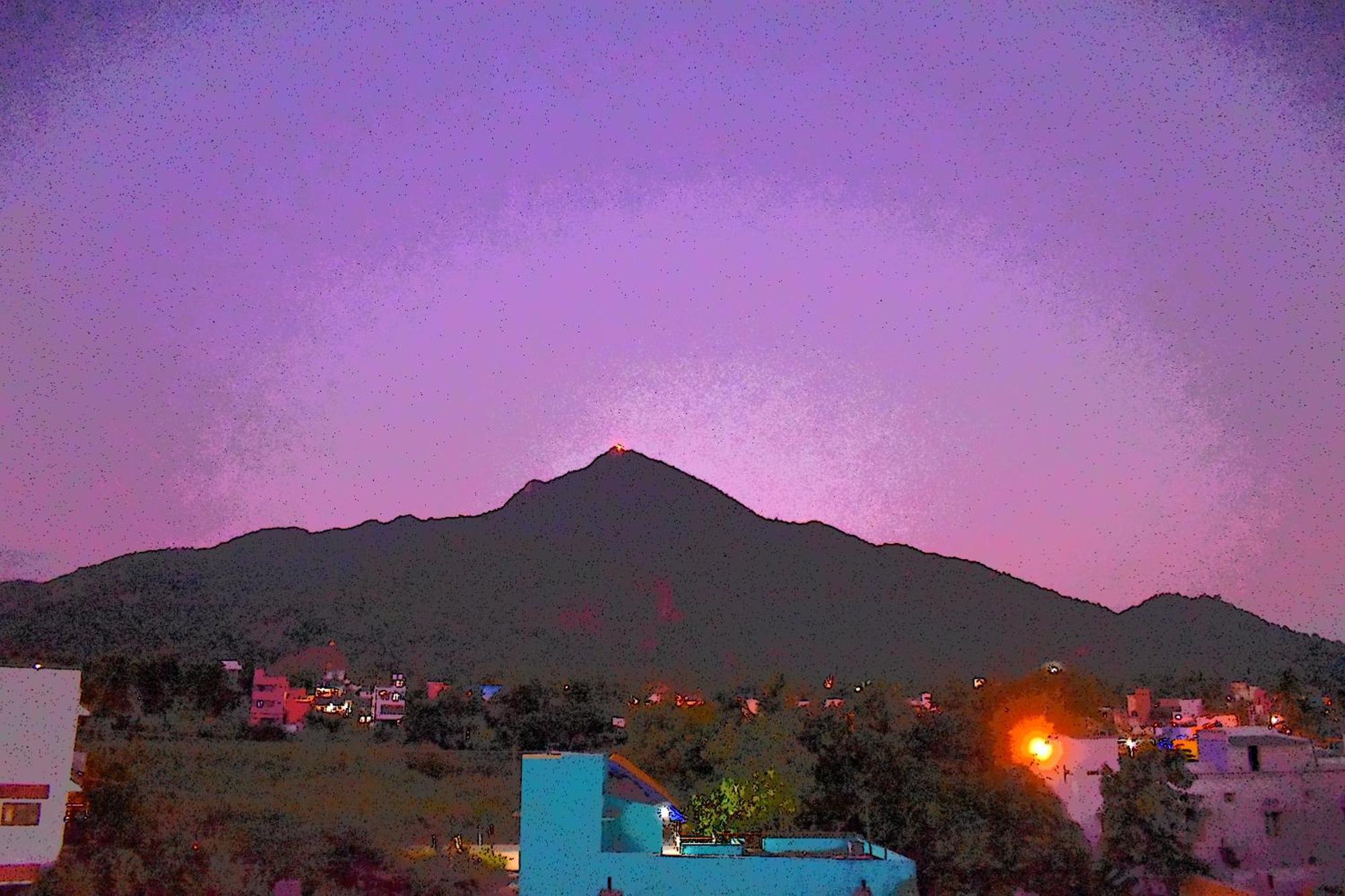 Rainbow Guest House Tiruvannāmalai Exteriör bild